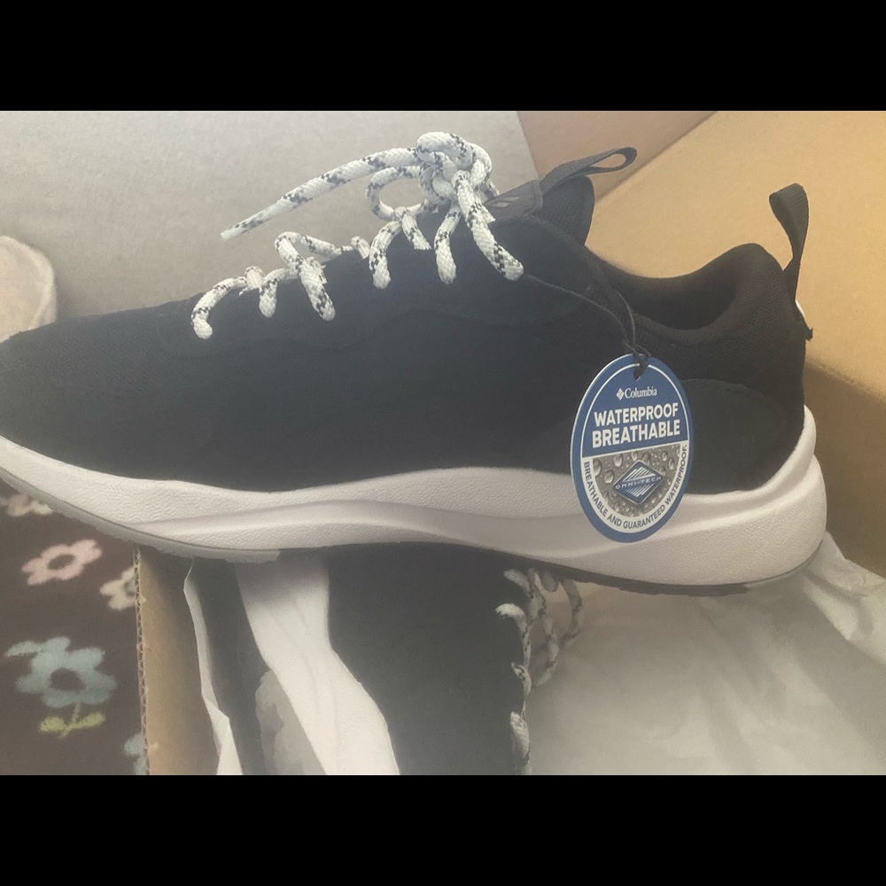 Columbia hiking shoes
